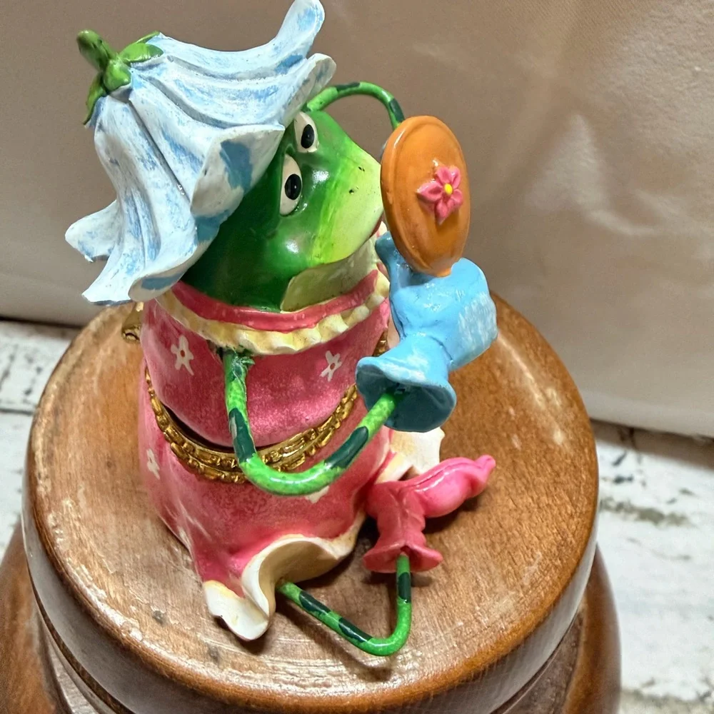 Colorful Princess‎ Frog Figurine with Hat and Mirror Trinket Box